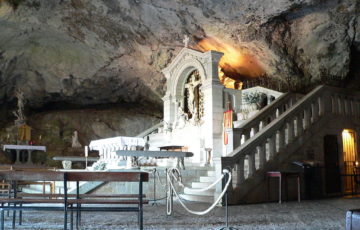 Grotte de la Sainte Baume, photo Wikipédia