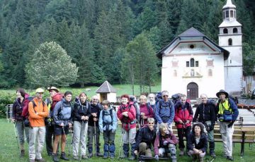 Départ devant Notre Dame de la Gorge